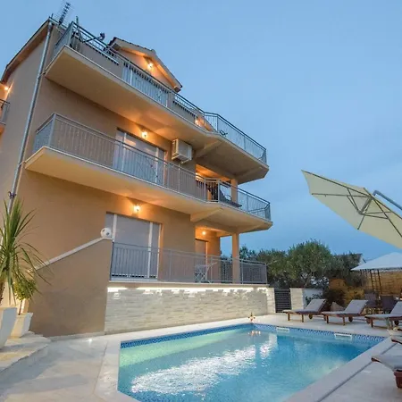 My Dalmatia - Penthouse With Shared Pool *