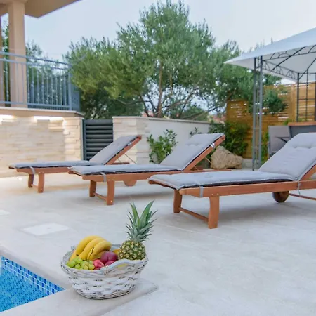 Апартаменты My Dalmatia - Penthouse With Shared Pool *
