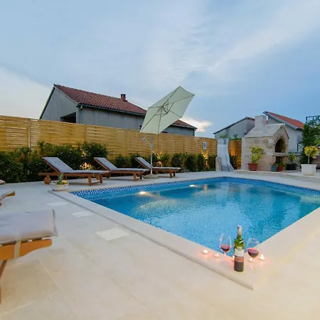 My Dalmatia - Penthouse With Shared Pool Apartment *