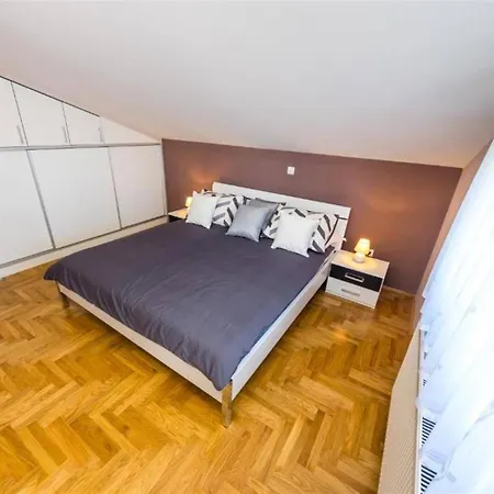 My Dalmatia - Penthouse With Shared Pool * Zadar