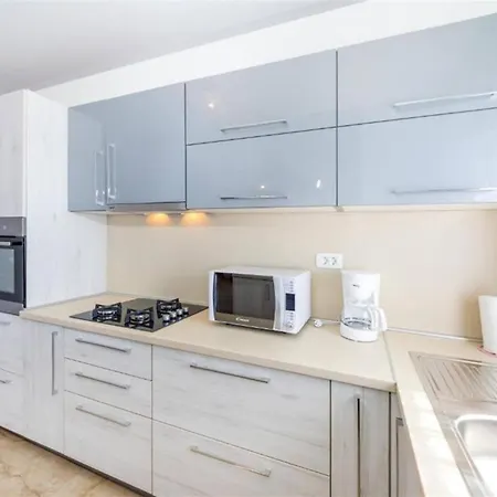 My Dalmatia - Penthouse With Shared Pool Apartment