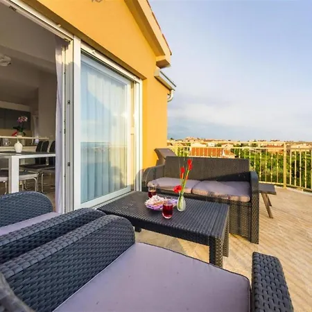 My Dalmatia - Penthouse With Shared Pool *