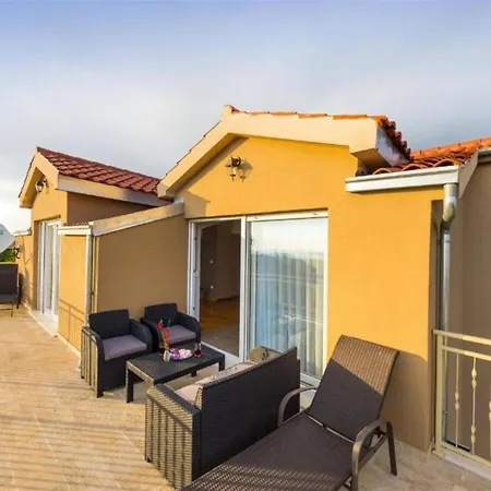 Apartment My Dalmatia - Penthouse With Shared Pool