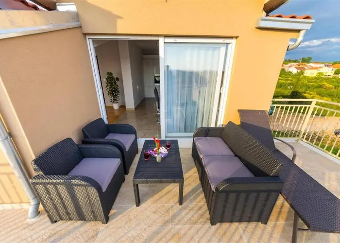 My Dalmatia - Penthouse With Shared Pool