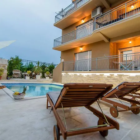 My Dalmatia - Penthouse With Shared Pool