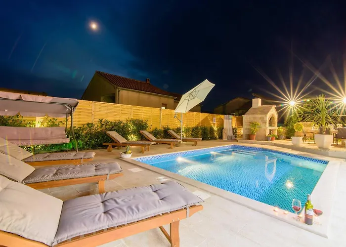 My Dalmatia - Penthouse With Shared Pool דירה זאדאר