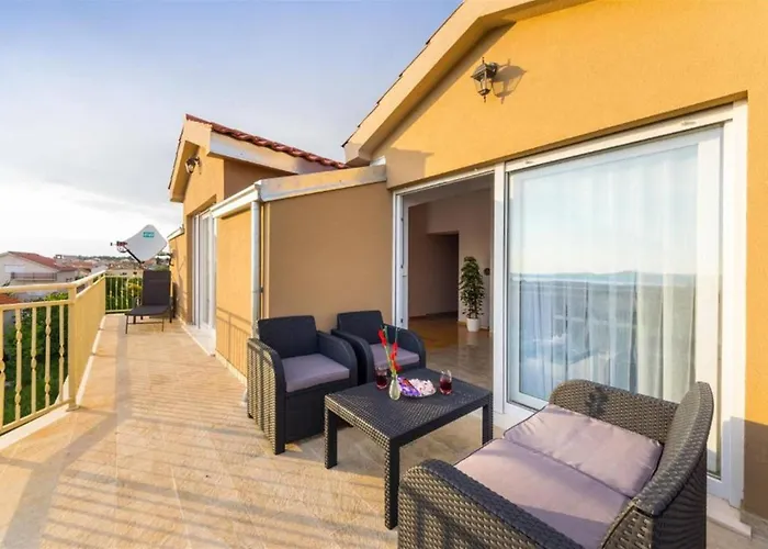 דירה My Dalmatia - Penthouse With Shared Pool זאדאר