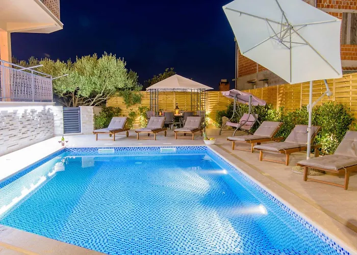 My Dalmatia - Penthouse With Shared Pool דירה *