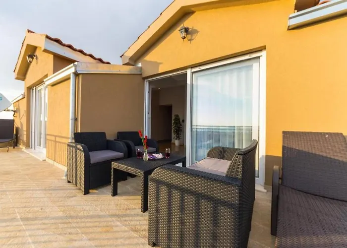 My Dalmatia - Penthouse With Shared Pool דירה זאדאר