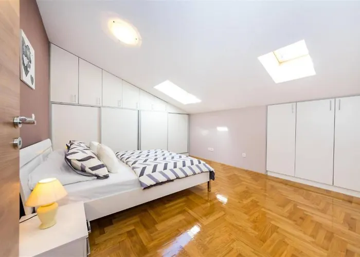 דירה My Dalmatia - Penthouse With Shared Pool זאדאר