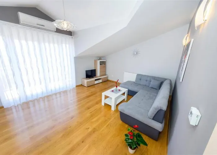 My Dalmatia - Penthouse With Shared Pool *