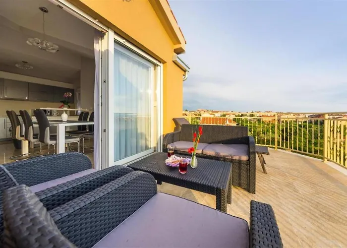 My Dalmatia - Penthouse With Shared Pool *