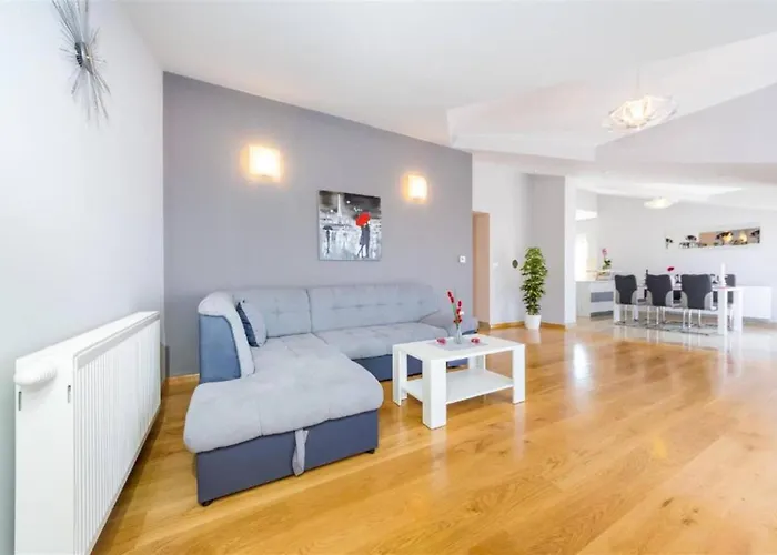 My Dalmatia - Penthouse With Shared Pool